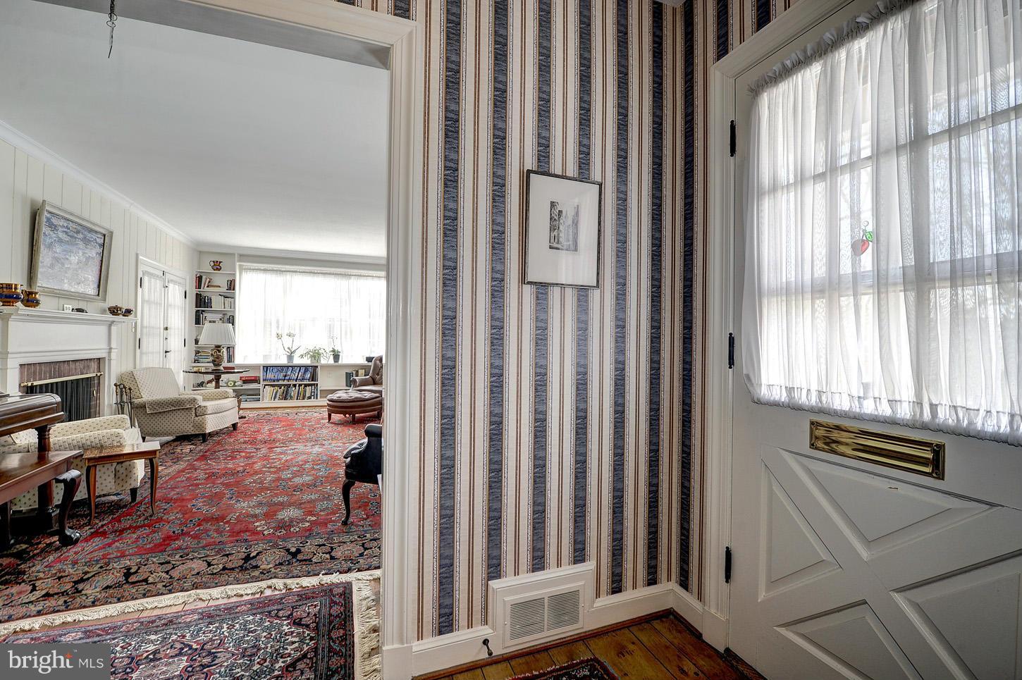 9701 Elrod Road Kensington, MD 20895 - Photo 5 of 30 Interior (General)