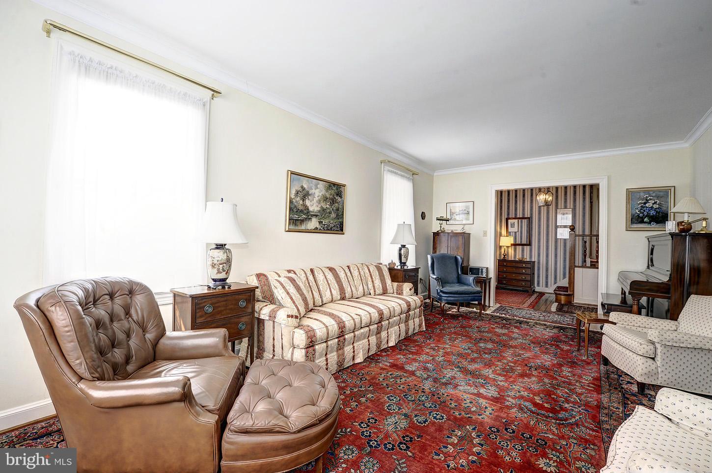 9701 Elrod Road Kensington, MD 20895 - Photo 6 of 30 Living Room