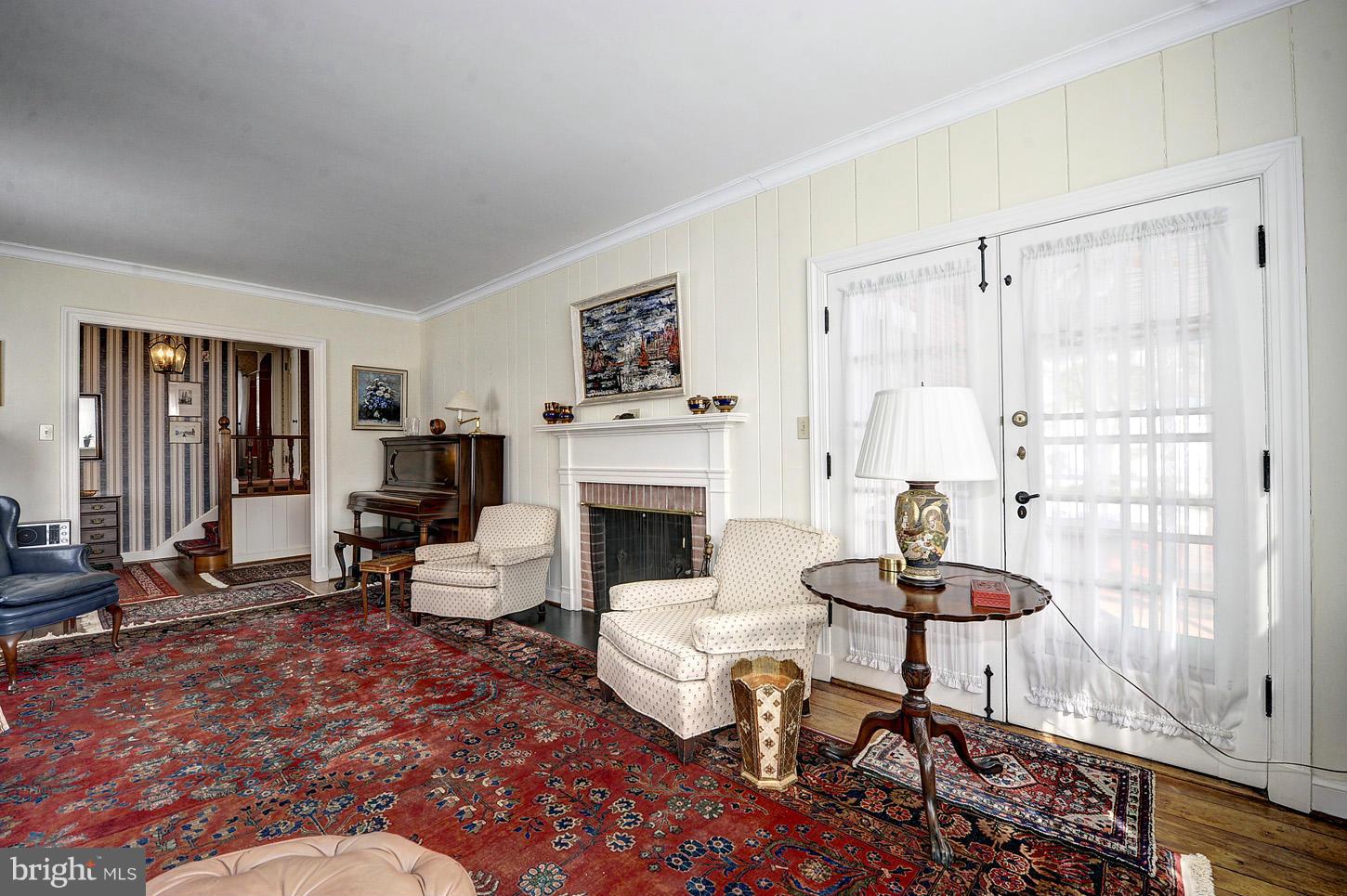 9701 Elrod Road Kensington, MD 20895 - Photo 7 of 30 Living Room