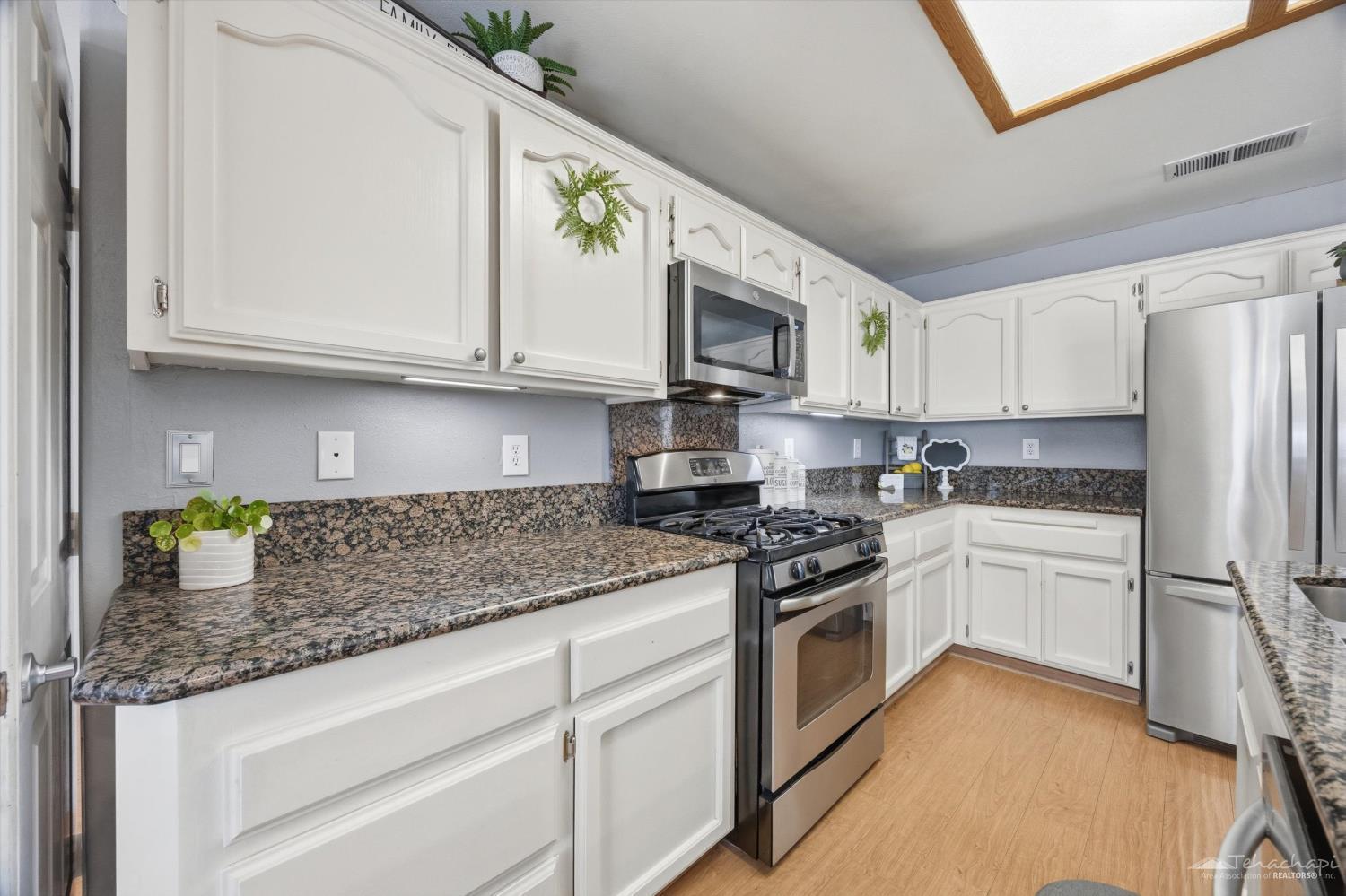 29751 Rolling Oak Drive Tehachapi, CA 93561 - Photo 22 of 64 Gallery Image 22
