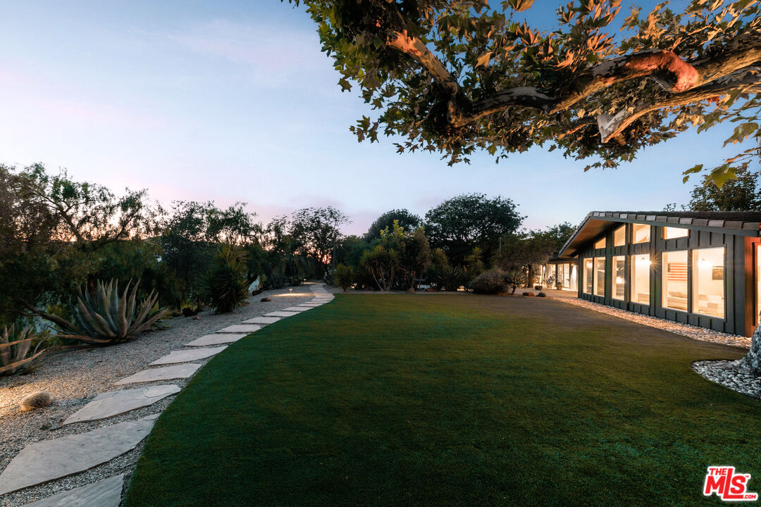 12460 Yellow Hill Road Malibu, CA 90265 - Photo 2 of 63