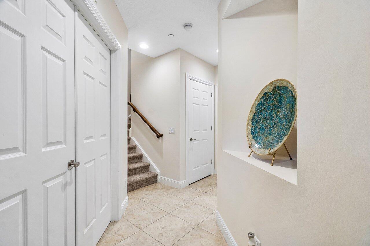 809 Estancia Way Boynton Beach, FL 33435 - Photo 6 of 37 Foyer