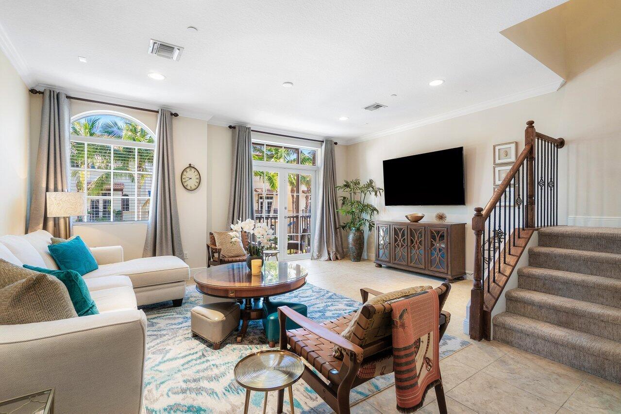 809 Estancia Way Boynton Beach, FL 33435 - Photo 7 of 37 Living Room
