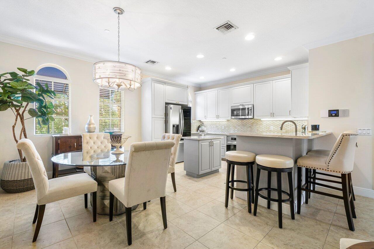 809 Estancia Way Boynton Beach, FL 33435 - Photo 10 of 37 Kitchen/Dining
