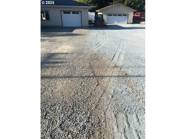 $447,000 | 1627 Maple Street, Myrtle Point, OR 97458