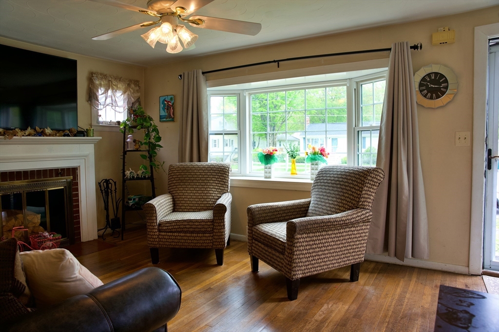 35 Hillsdale Road Holbrook, MA 02343 - Photo 6 of 27 Gallery Image 6
