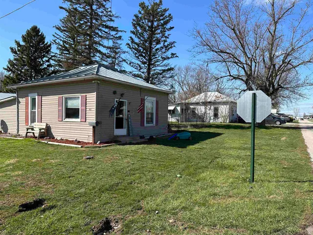 $53,900 | 417 Pierce Street, Ridgeville, IN 47380