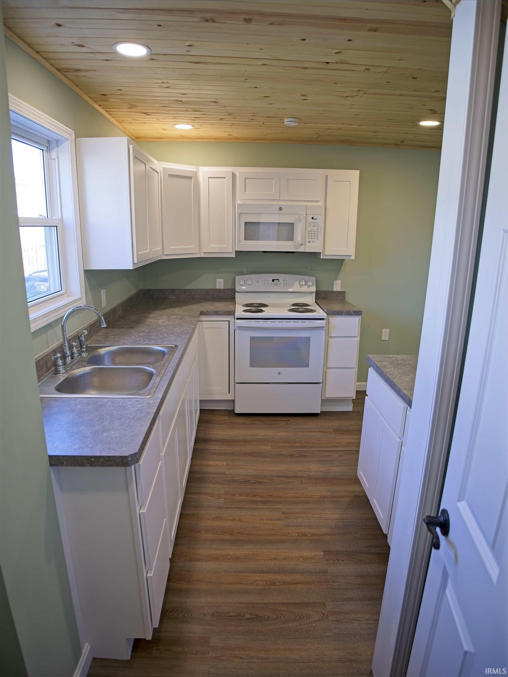 1320 Perry Street Vincennes, IN 47591 - Photo 5 of 17
