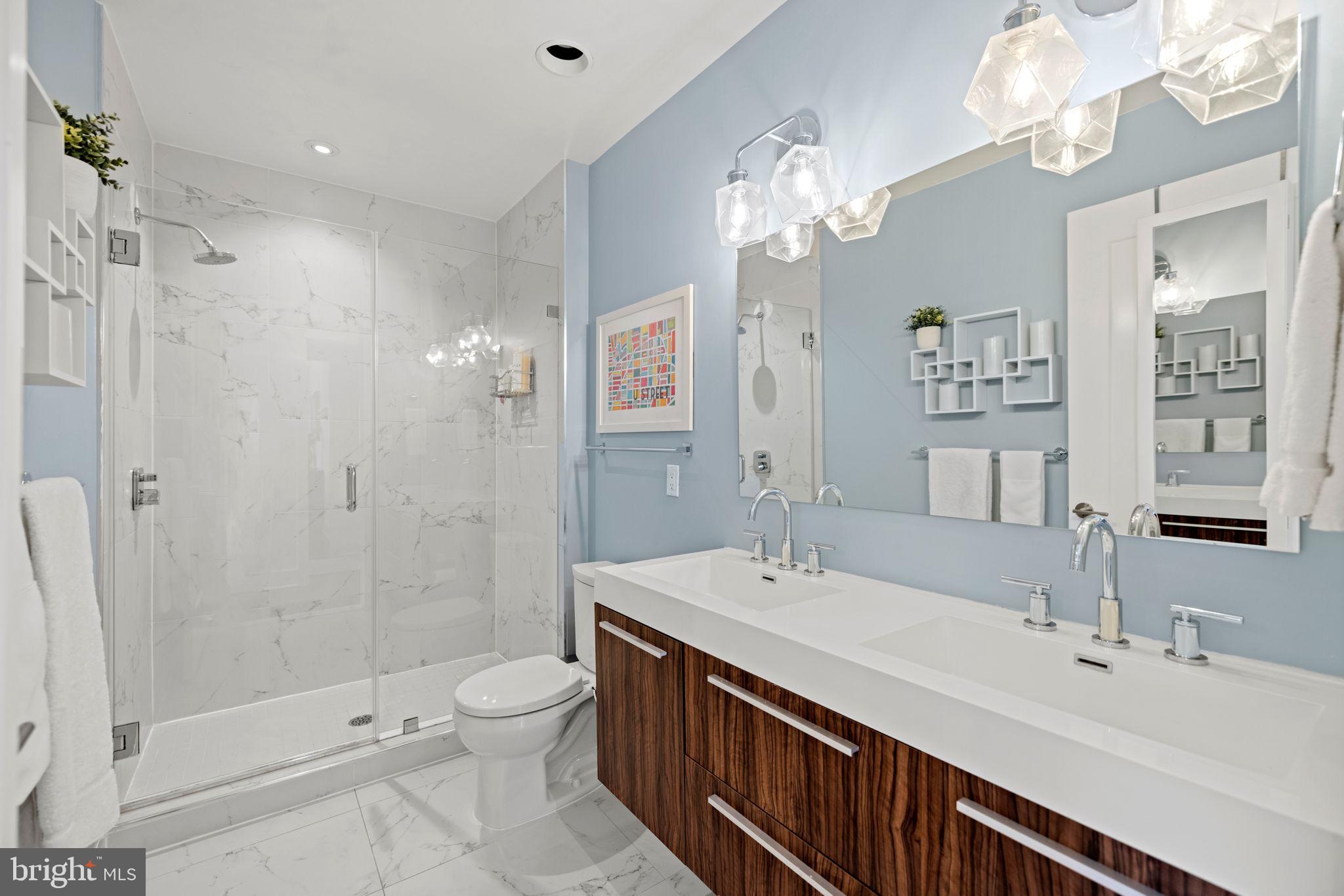 2331 15th Street Northwest, Unit PH01N Washington, DC 20009 - Photo 37 of 92 Primary Bedroom En-Suite Bathroom