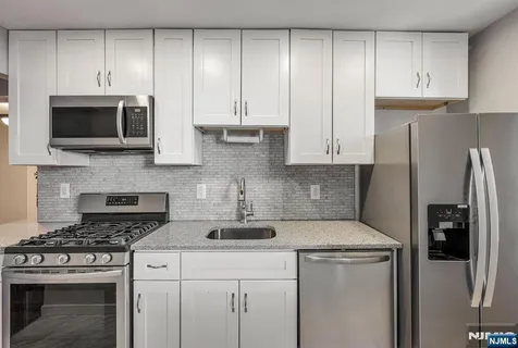 $225,000 | 8300 Boulevard East, Unit 4D, North Bergen, NJ 07047