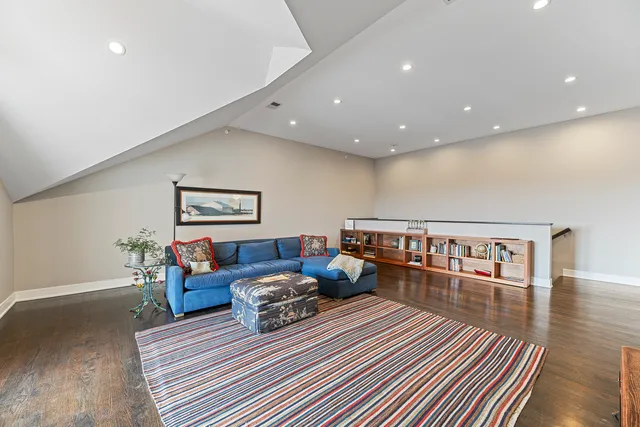 $1,175,000 | 194 Whistler Road, Unit 301, Highland Park, IL 60035