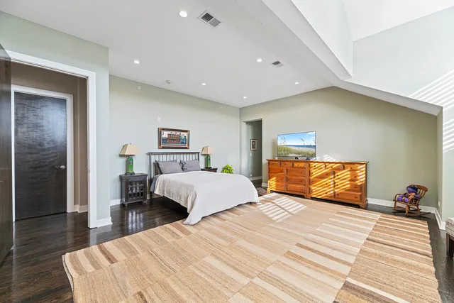 $1,175,000 | 194 Whistler Road, Unit 301, Highland Park, IL 60035