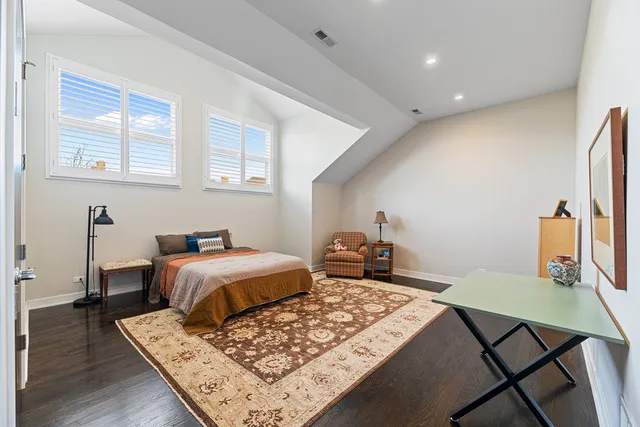 $1,175,000 | 194 Whistler Road, Unit 301, Highland Park, IL 60035