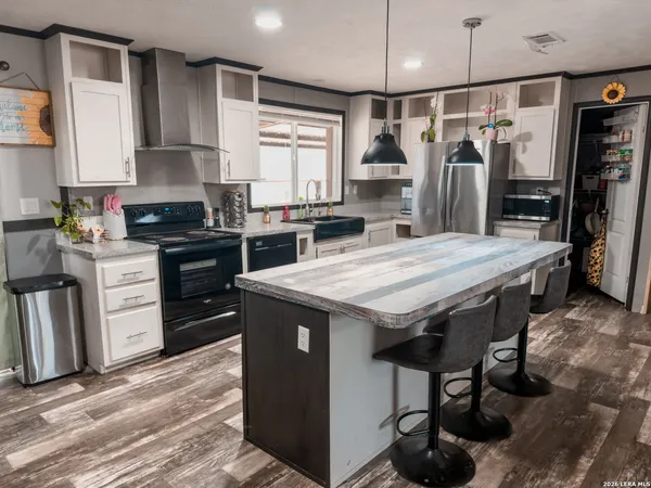 $325,000 | 114 4th Street, Natalia, TX 78059