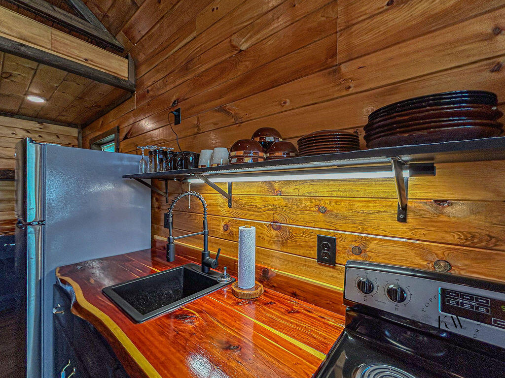 89 Cable Lane Campton, KY 41301 - Photo 15 of 44 548BF04B-BA1B-4009-96A2-8A5FDEF3D4DF
