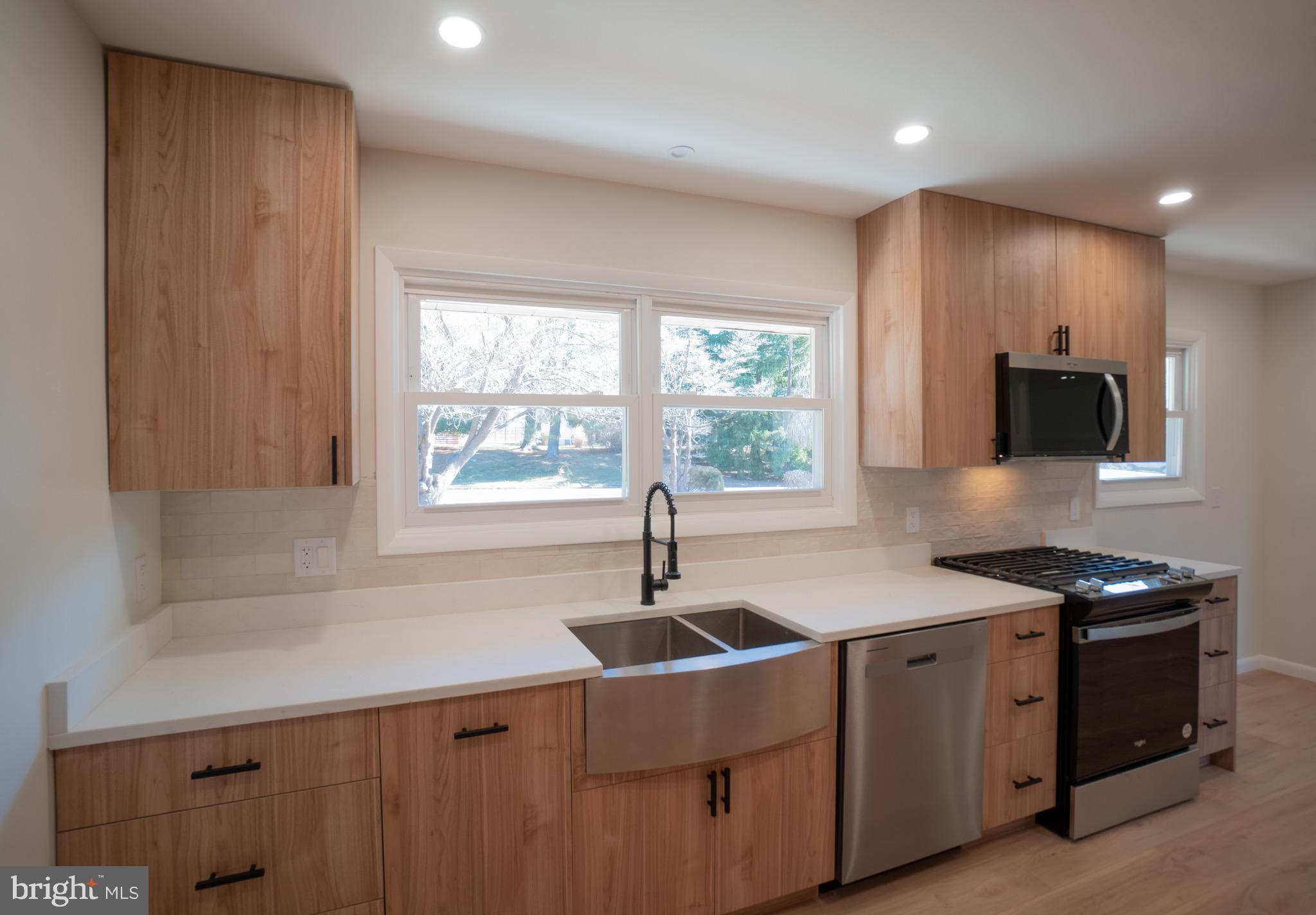 5 Edwards Place Ewing, NJ 08628 - Photo 11 of 42