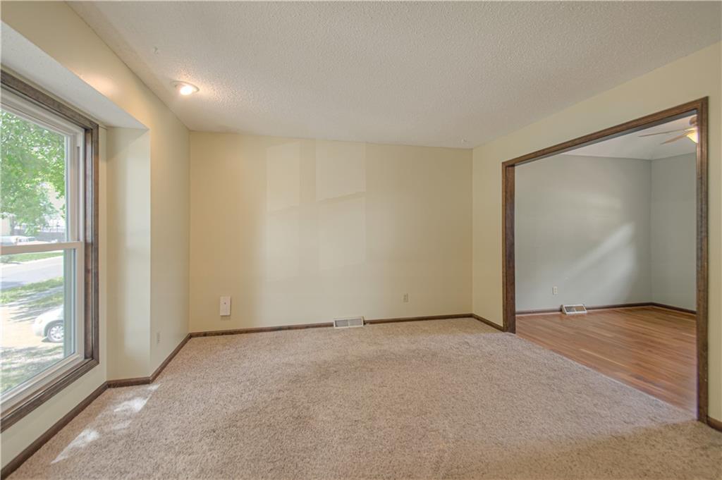16307 Spring Valley Road Belton, MO 64012 - Photo 2 of 29
