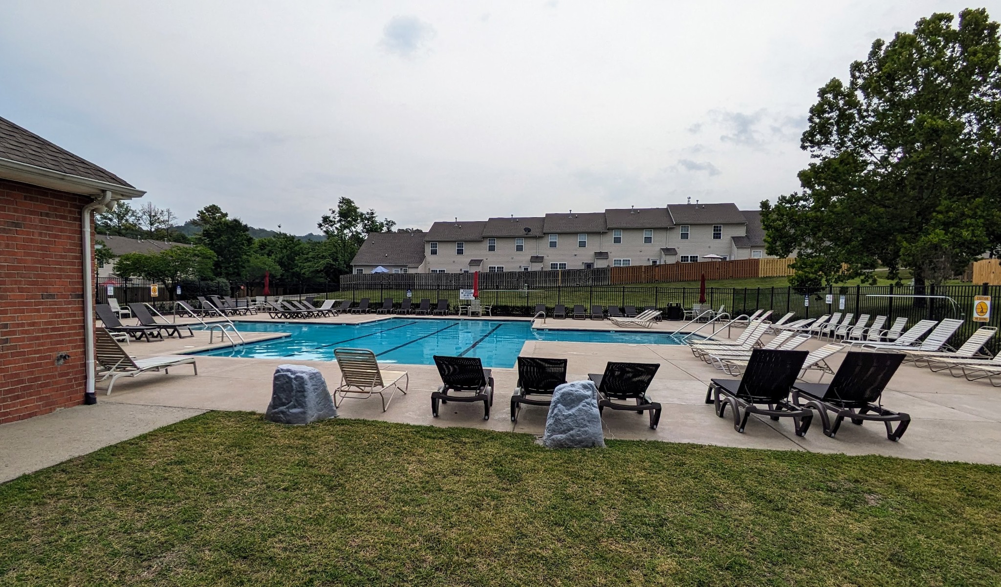 1101 Downs Boulevard, Unit B105 Franklin, TN 37064 - Photo 44 of 44 a view of a chairs and table in patio