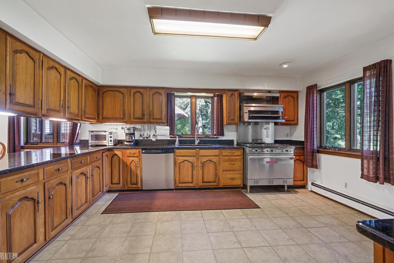 6499 Tubspring Road Almont, MI 48003 - Photo 9 of 42