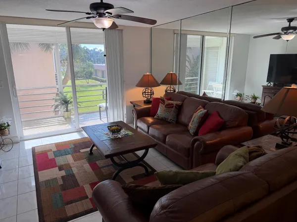 $1,800 | 4502 North Federal Highway, Unit 235D, Lighthouse Point, FL 33064