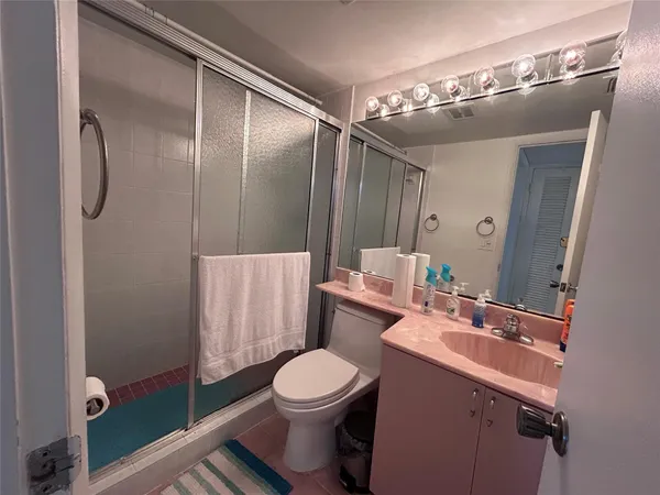 $1,800 | 4502 North Federal Highway, Unit 235D, Lighthouse Point, FL 33064