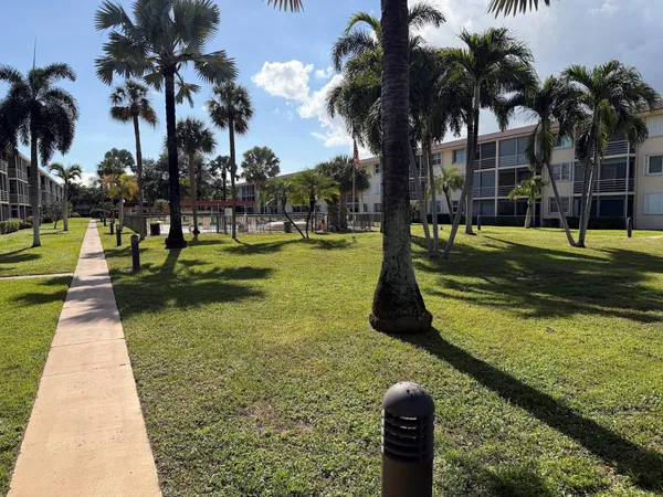 $1,800 | 4502 North Federal Highway, Unit 235D, Lighthouse Point, FL 33064