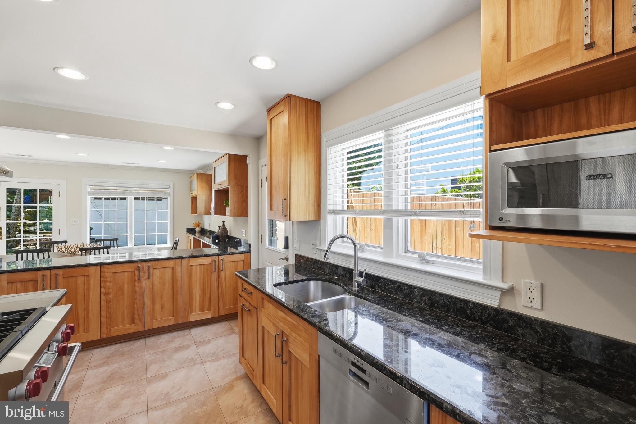 414 Skyhill Road Alexandria, VA 22314 - Photo 12 of 42 Kitchen