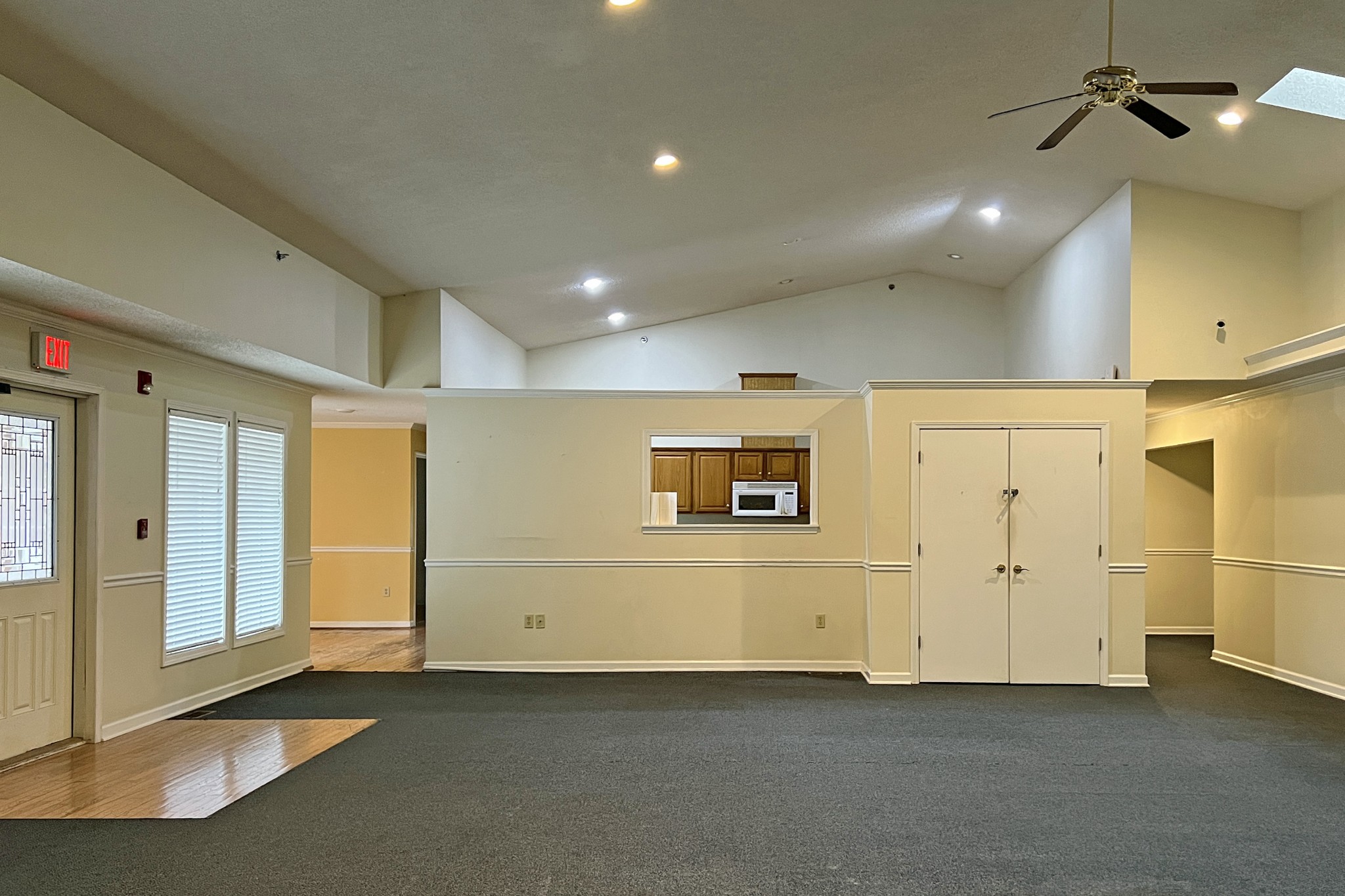 1117 Brookhaven Road Franklin, KY 42134 - Photo 4 of 42 a view of a livingroom with an empty space