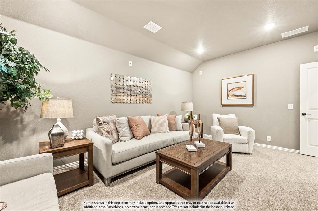 3433 Nightingale Lane Midlothian, TX 76065 - Photo 35 of 40 a living room with furniture and a potted plant