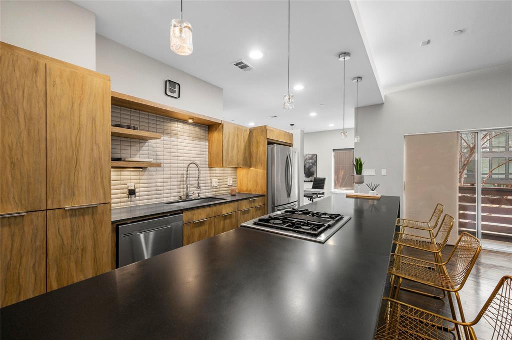 5205 Capitol Avenue, Unit 9 Dallas, TX 75206 - Photo 2 of 40