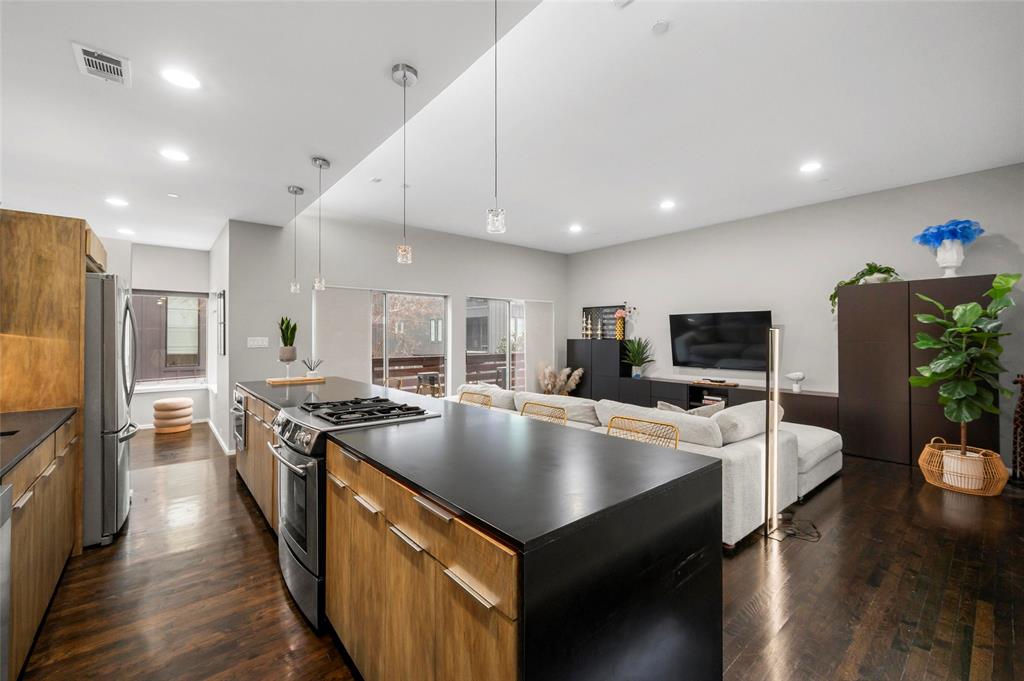 5205 Capitol Avenue, Unit 9 Dallas, TX 75206 - Photo 4 of 40