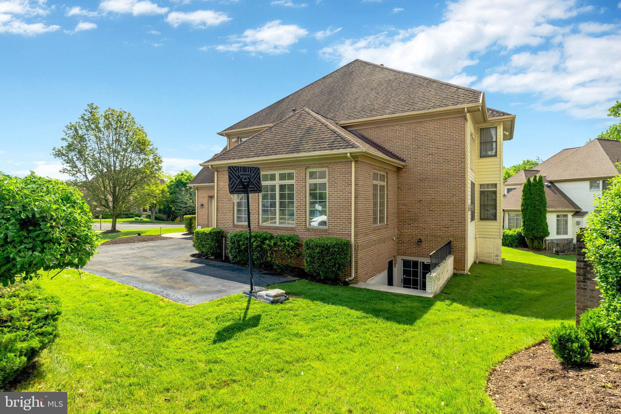 9003 Edgepark Road Vienna, VA 22182 - Photo 6 of 6 Sun room in perfect spot!