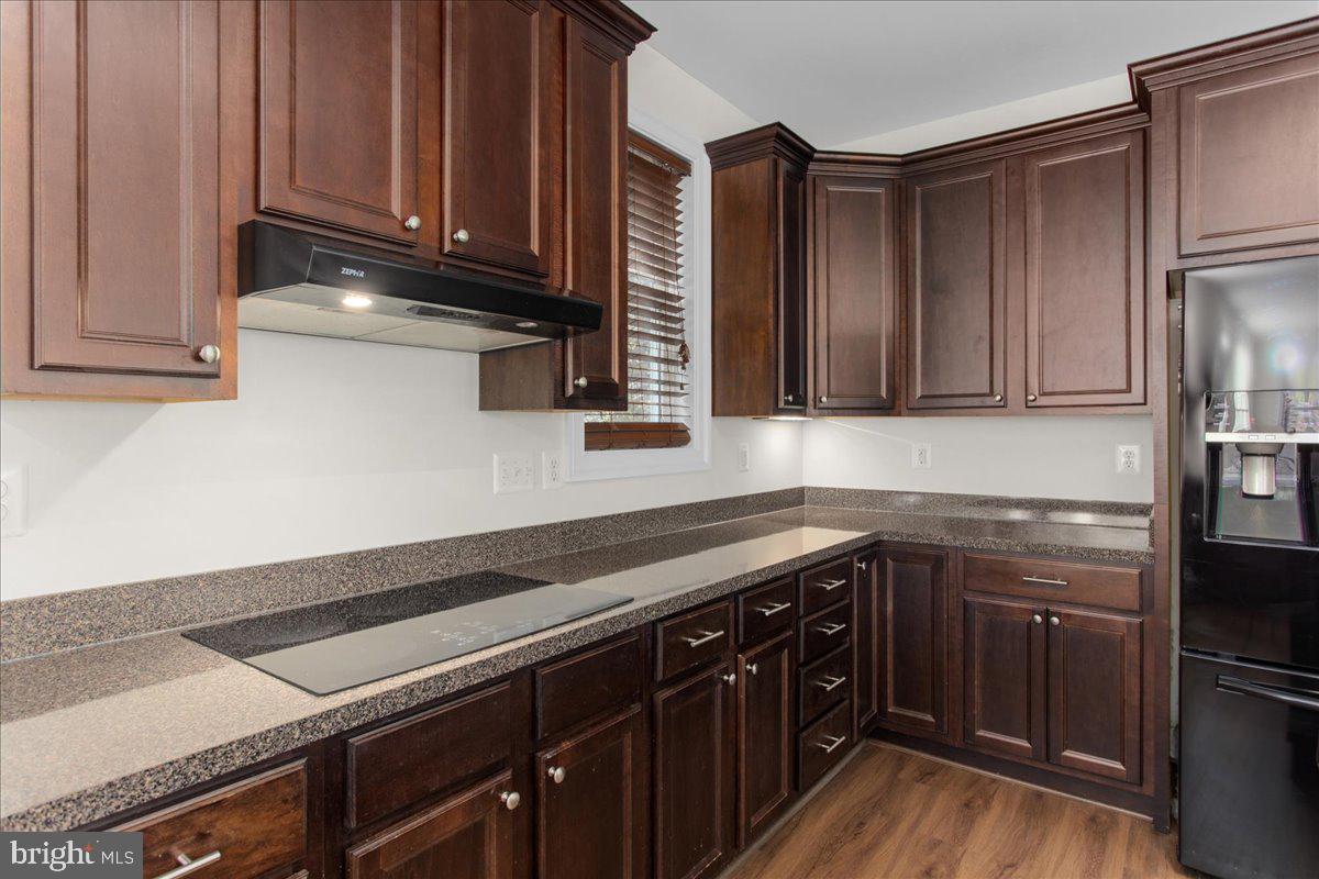 3920 View Top Road Ellicott City, MD 21042 - Photo 4 of 56