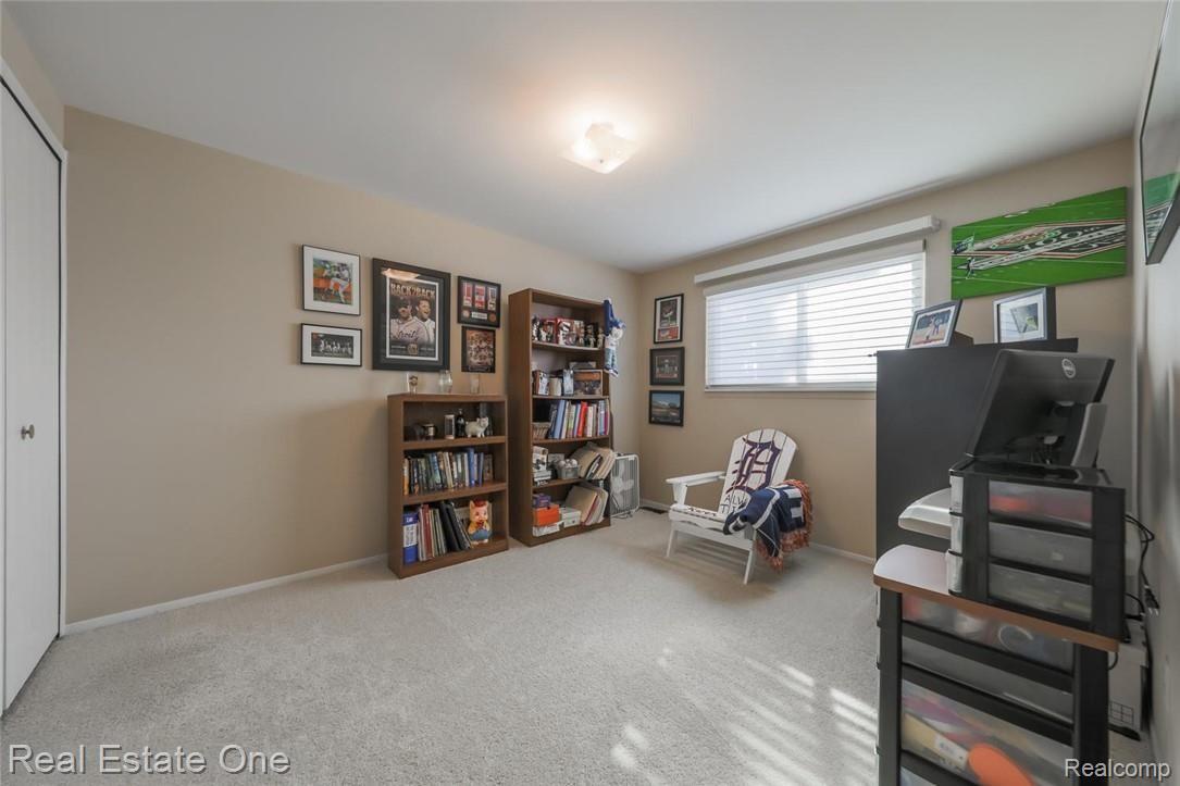 698 Abbey Court Rochester, MI 48307 - Photo 37 of 54 35-Abbey.jpg