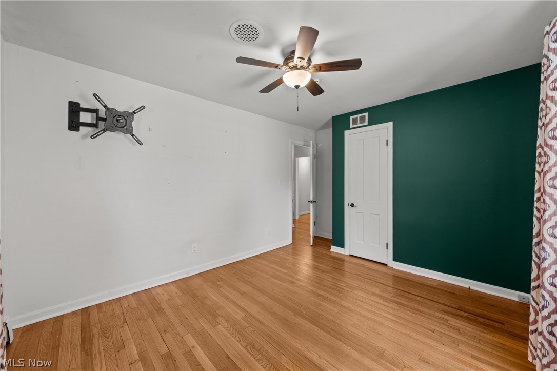 215 Miles Road Chagrin Falls, OH 44022 - Photo 20 of 33 Bedroom 2