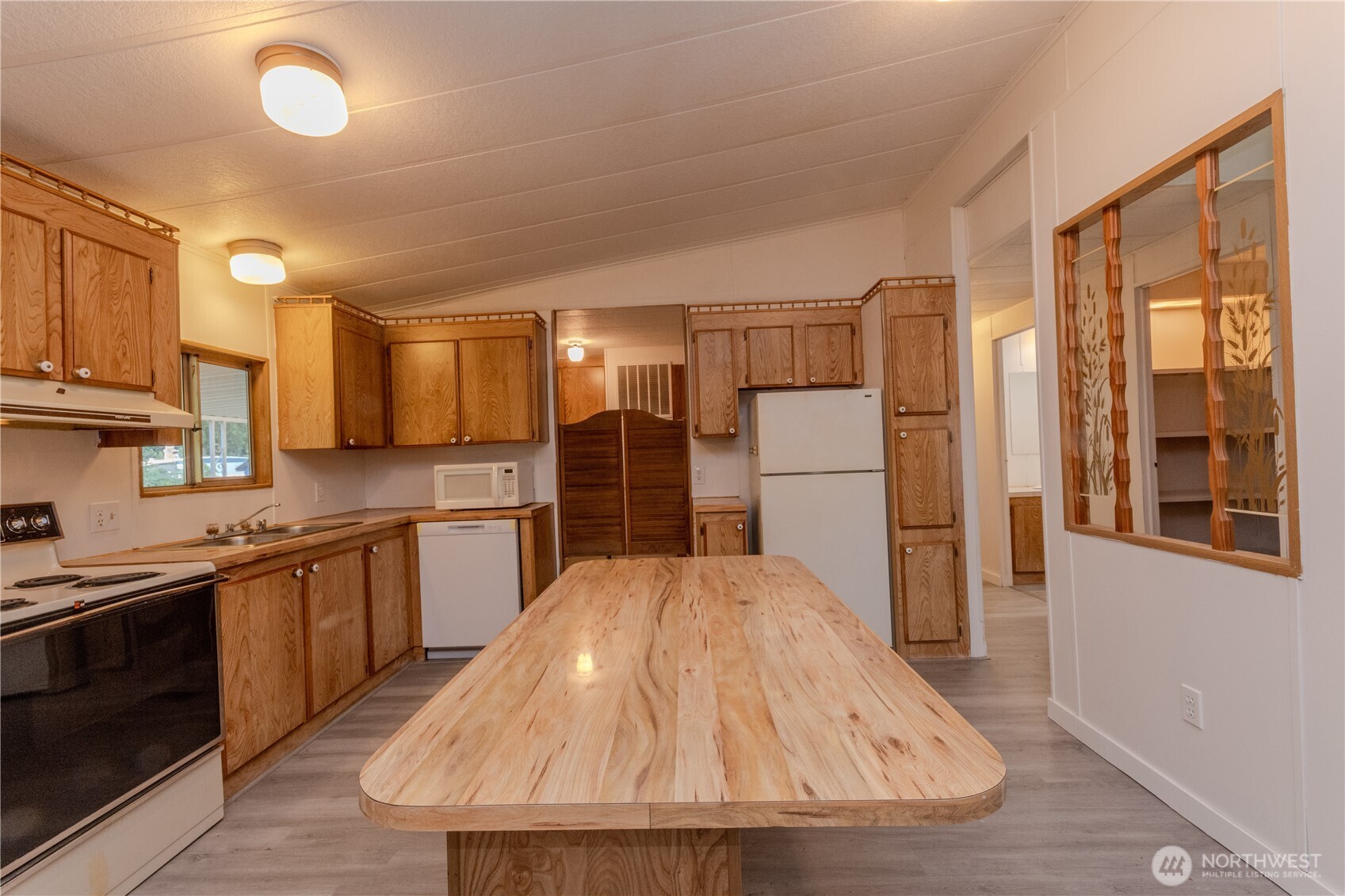 24443 Wicker Road, Unit 16 Sedro-Woolley, WA 98284 - Photo 11 of 35 Gallery Image 11