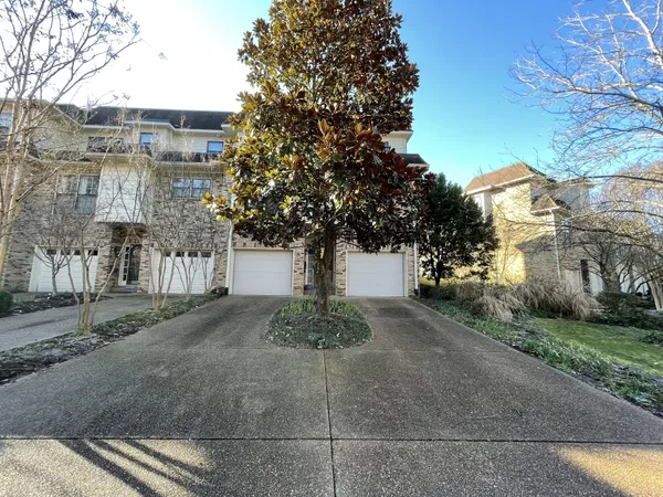 $3,950 | 401 Bowling Avenue, Unit 91, Nashville, TN 37205