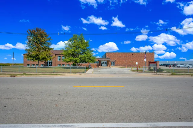 $337,000 | 502 Travis Drive, Carlock, IL 61725