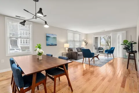 $799,000 | 25 Holly Lane, Unit 1D, Brookline, MA 02467