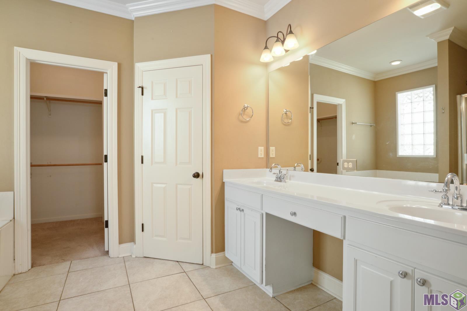 5822 Hidden Ridge Lane Baton Rouge, LA 70816 - Photo 9 of 16