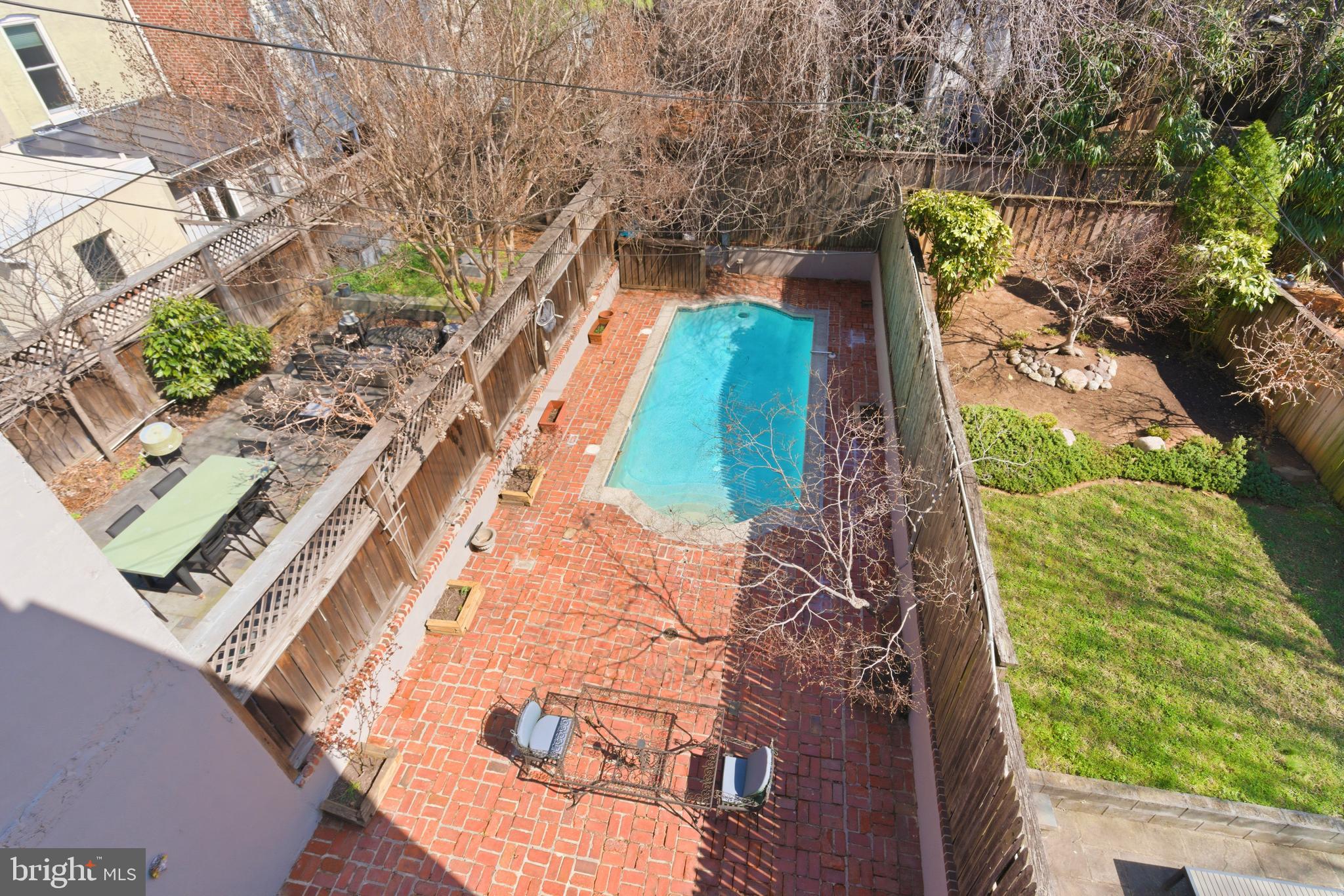 306 9th Street Southeast Washington, DC 20003 - Photo 43 of 50 a view of a yard