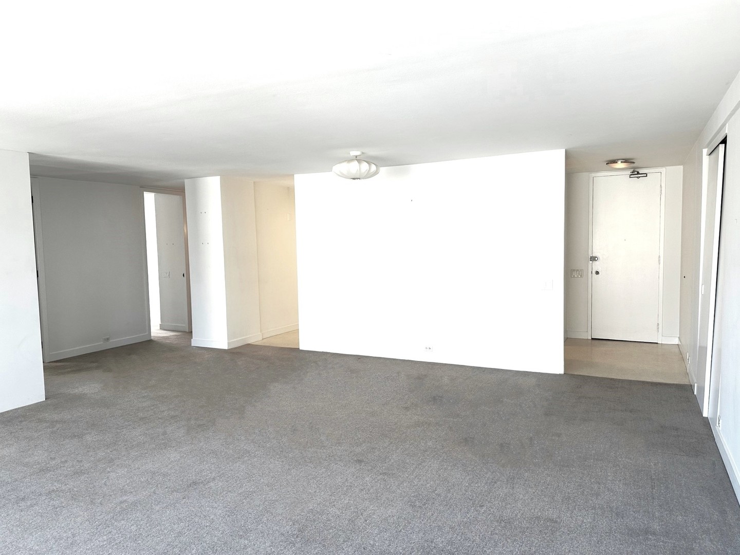 910 North Lake Shore Drive, Unit 2220 Chicago, IL 60611 - Photo 8 of 21 a view of empty room