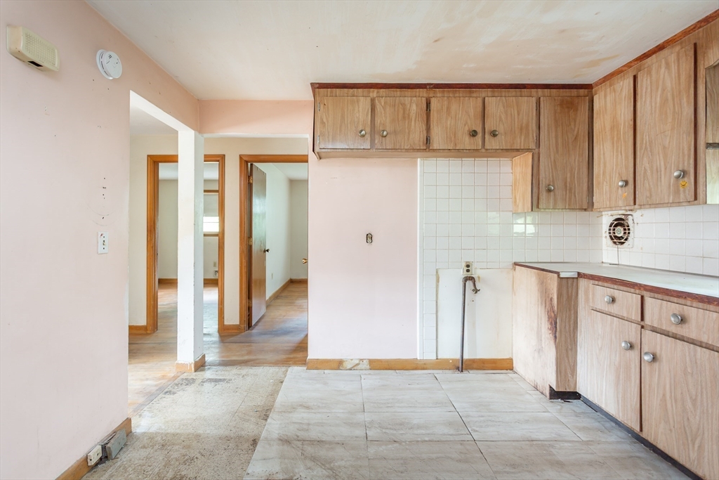 10 Michael Road Randolph, MA 02368 - Photo 7 of 22