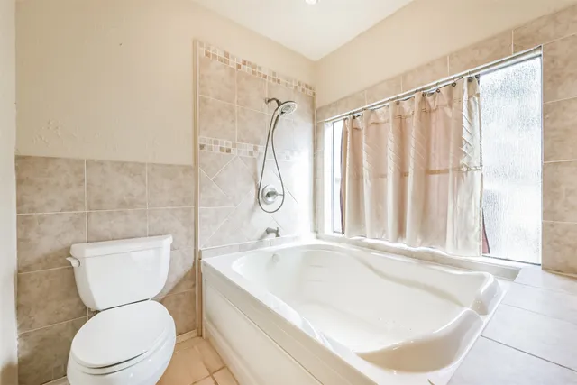 $224,500 | 200 Fountain Lake West, Unit 132, Livingston, TX 77351