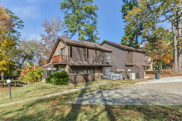 $224,500 | 200 Fountain Lake West, Unit 132, Livingston, TX 77351