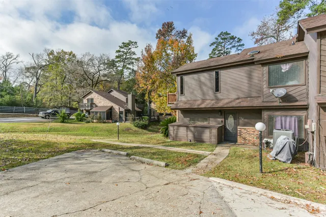 $224,500 | 200 Fountain Lake West, Unit 132, Livingston, TX 77351