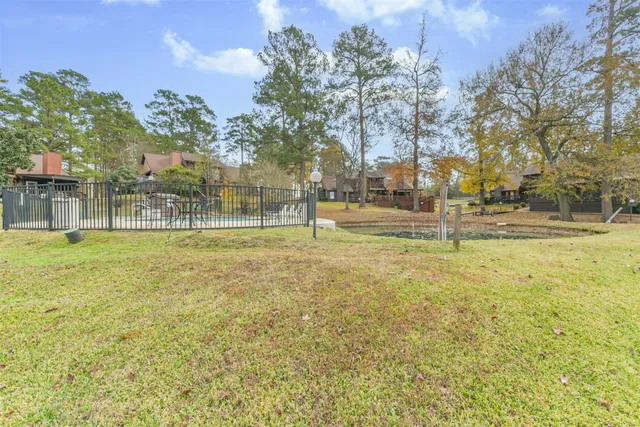 $224,500 | 200 Fountain Lake West, Unit 132, Livingston, TX 77351