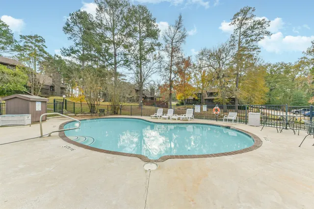 $224,500 | 200 Fountain Lake West, Unit 132, Livingston, TX 77351