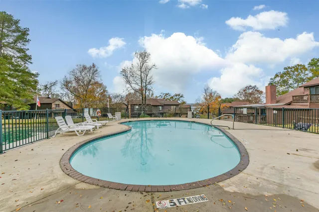 $224,500 | 200 Fountain Lake West, Unit 132, Livingston, TX 77351