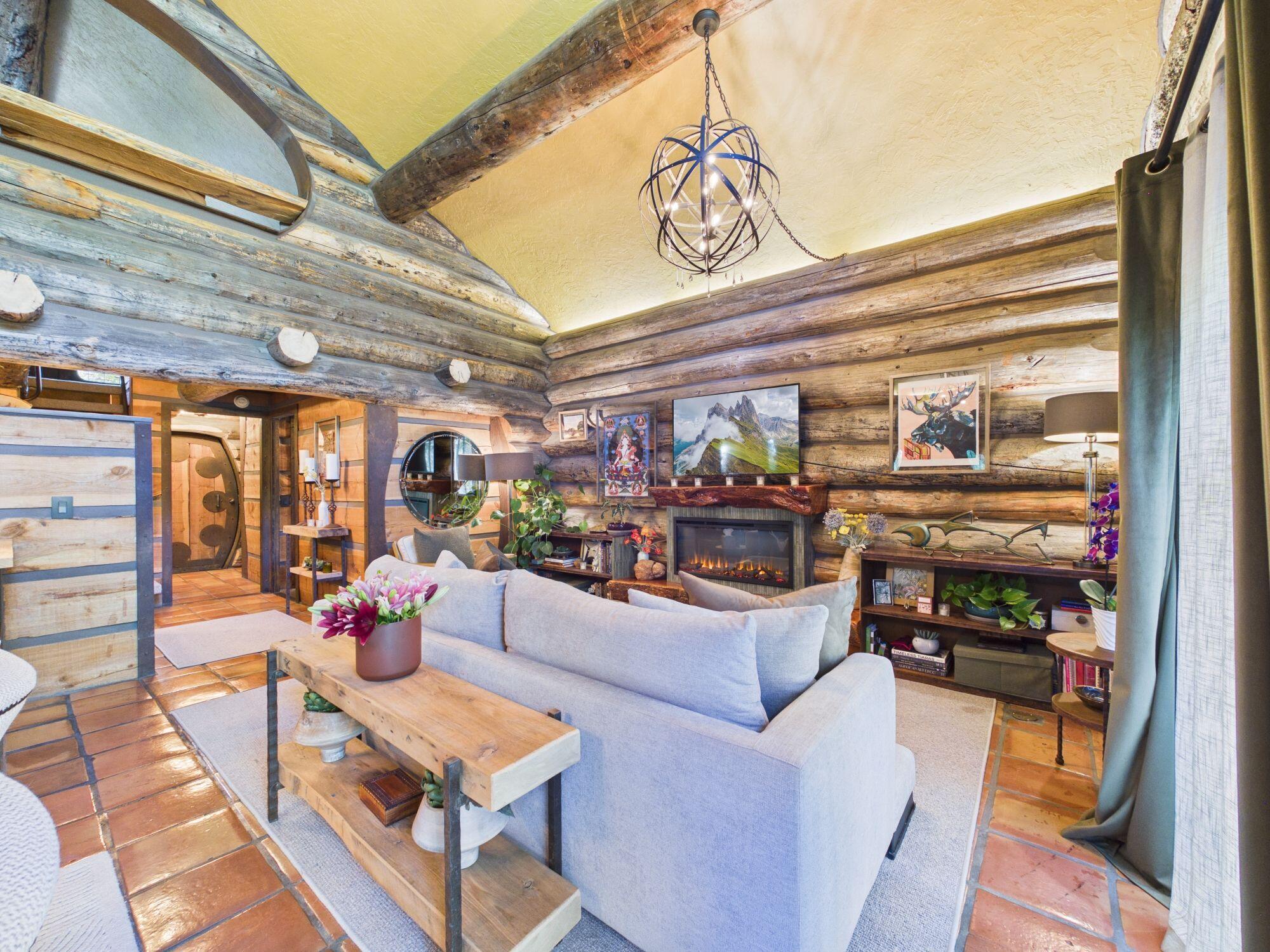 360 Broadford Road Blaine County, ID 83313 - Photo 17 of 44 Living Room